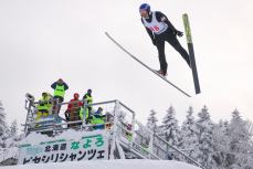 選手がジャンプしているようす