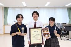 左から朝倉遊正(2年)・髙嶋星吾(3年)・木戸口雪乃(2年)