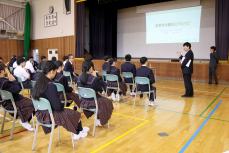 石川先生から講師の紹介