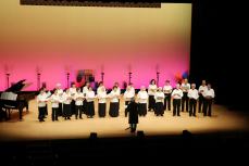 芸能発表「白樺合唱団」