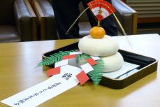 寄付いただいた立派な鏡餅