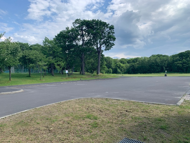 駐車場(2)（公園事務所前）