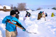 雪の切り出し作業