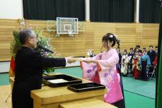 卒業証書授与(栄養学科代表)