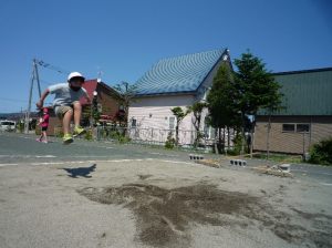 走り幅跳びの様子1