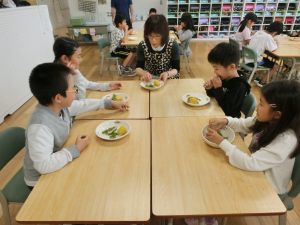 食べている様子