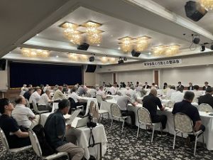 町内会長と行政との懇談会の様子