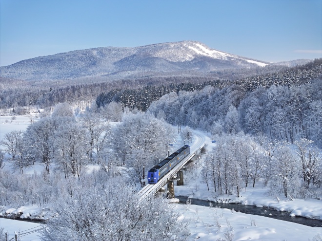 特急列車とピヤシリスキー場